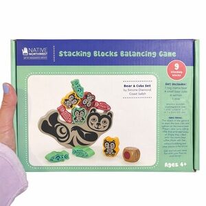 Northwest Stacking Blocks Balancing Game . bears and fish Alaska